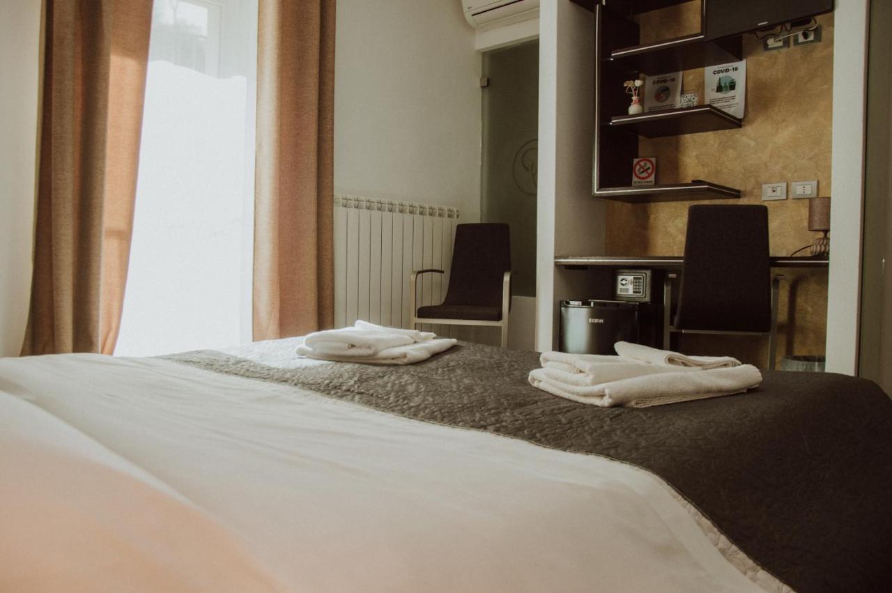 A Casa Di Grazia Bed & Breakfast Ragusa Bagian luar foto
