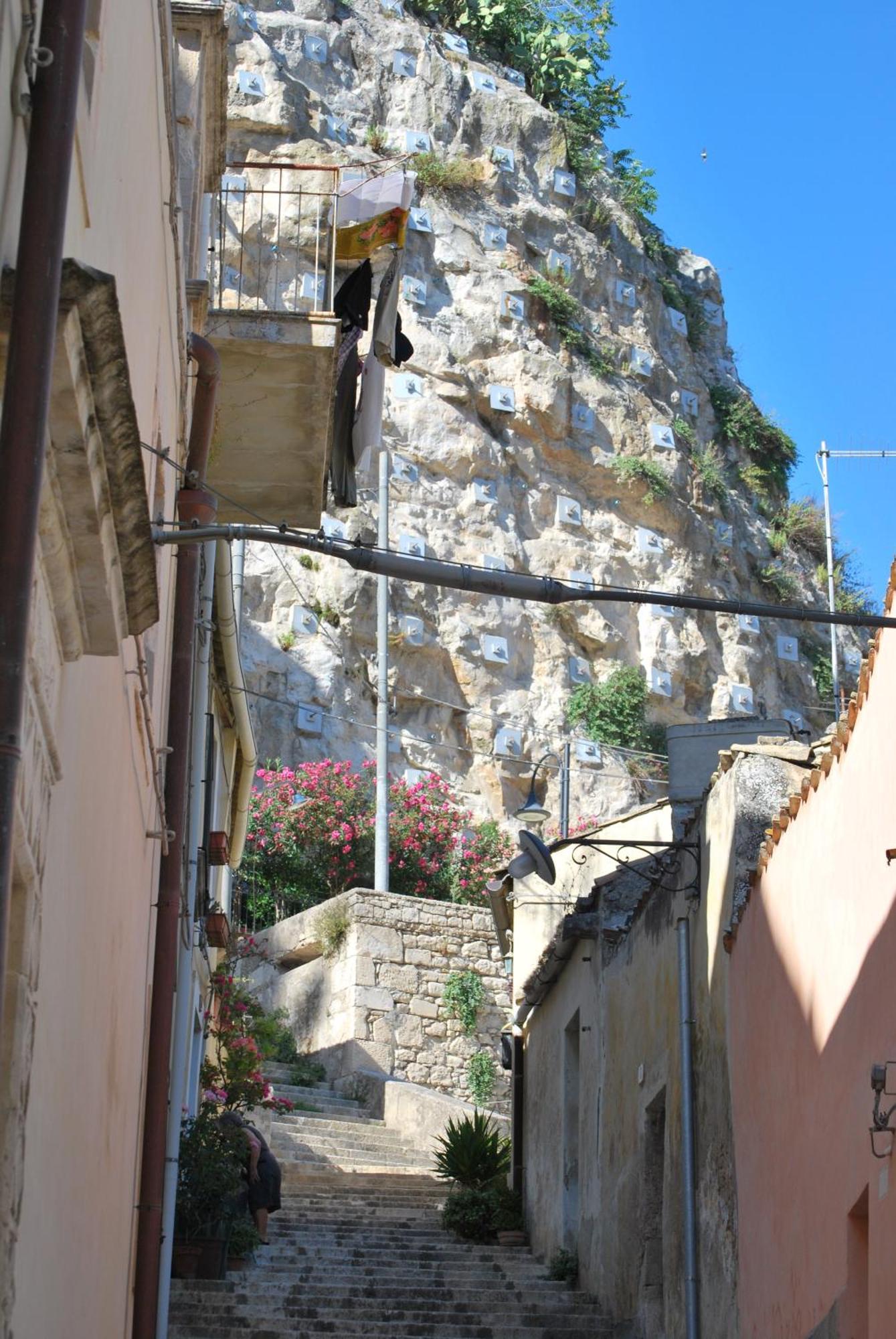 A Casa Di Grazia Bed & Breakfast Ragusa Bagian luar foto